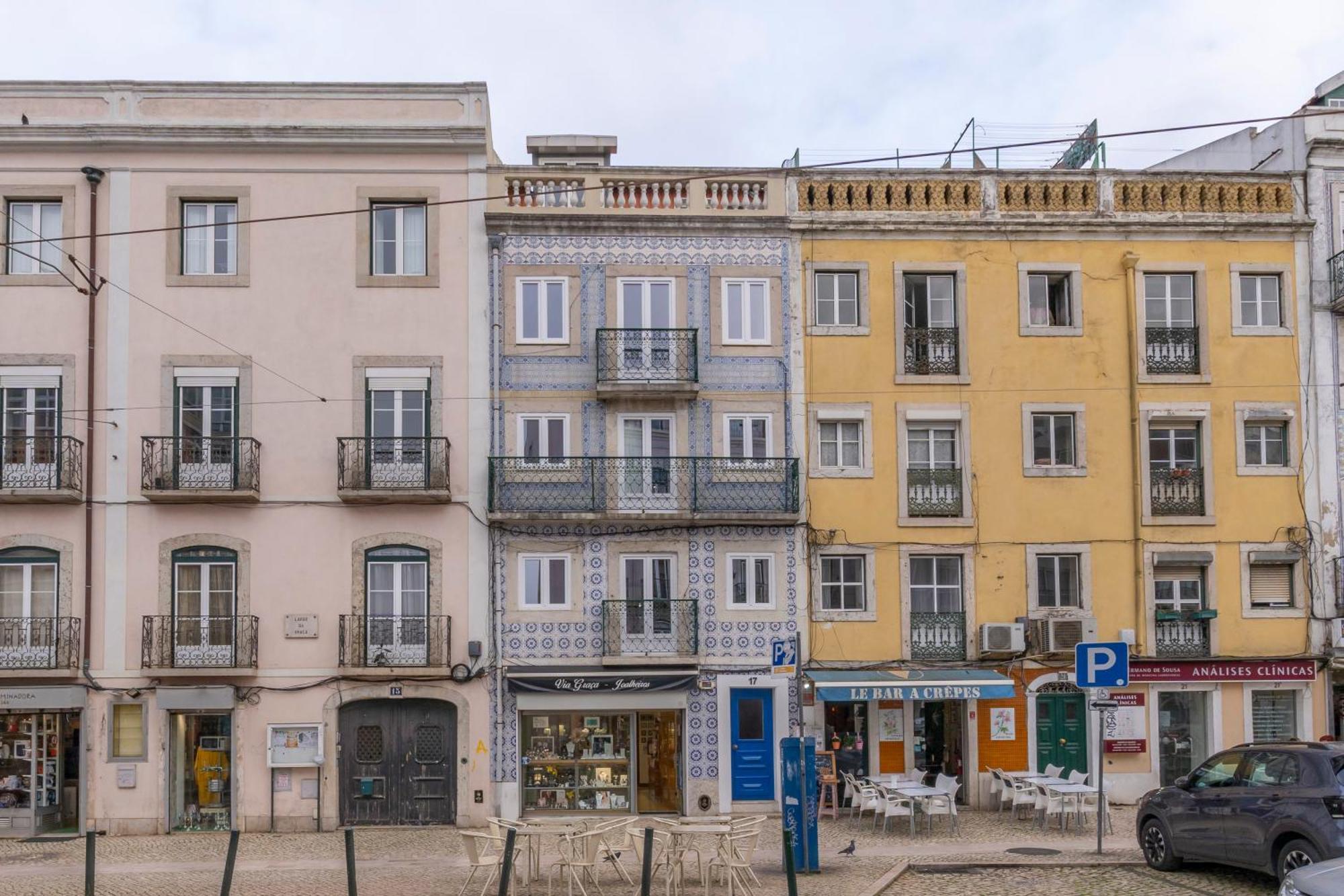 Superb Apartments Overlooking Graca In Лиссабон Экстерьер фото