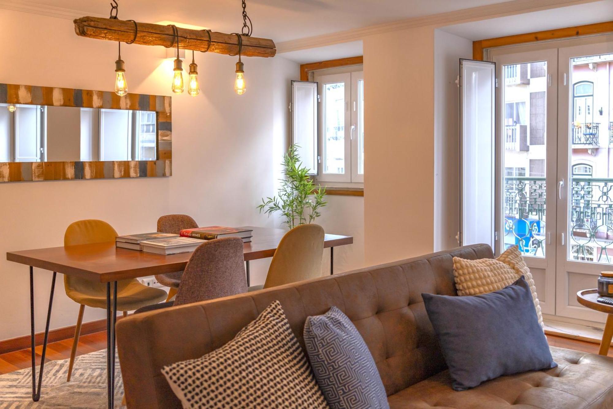 Superb Apartments Overlooking Graca In Лиссабон Номер фото