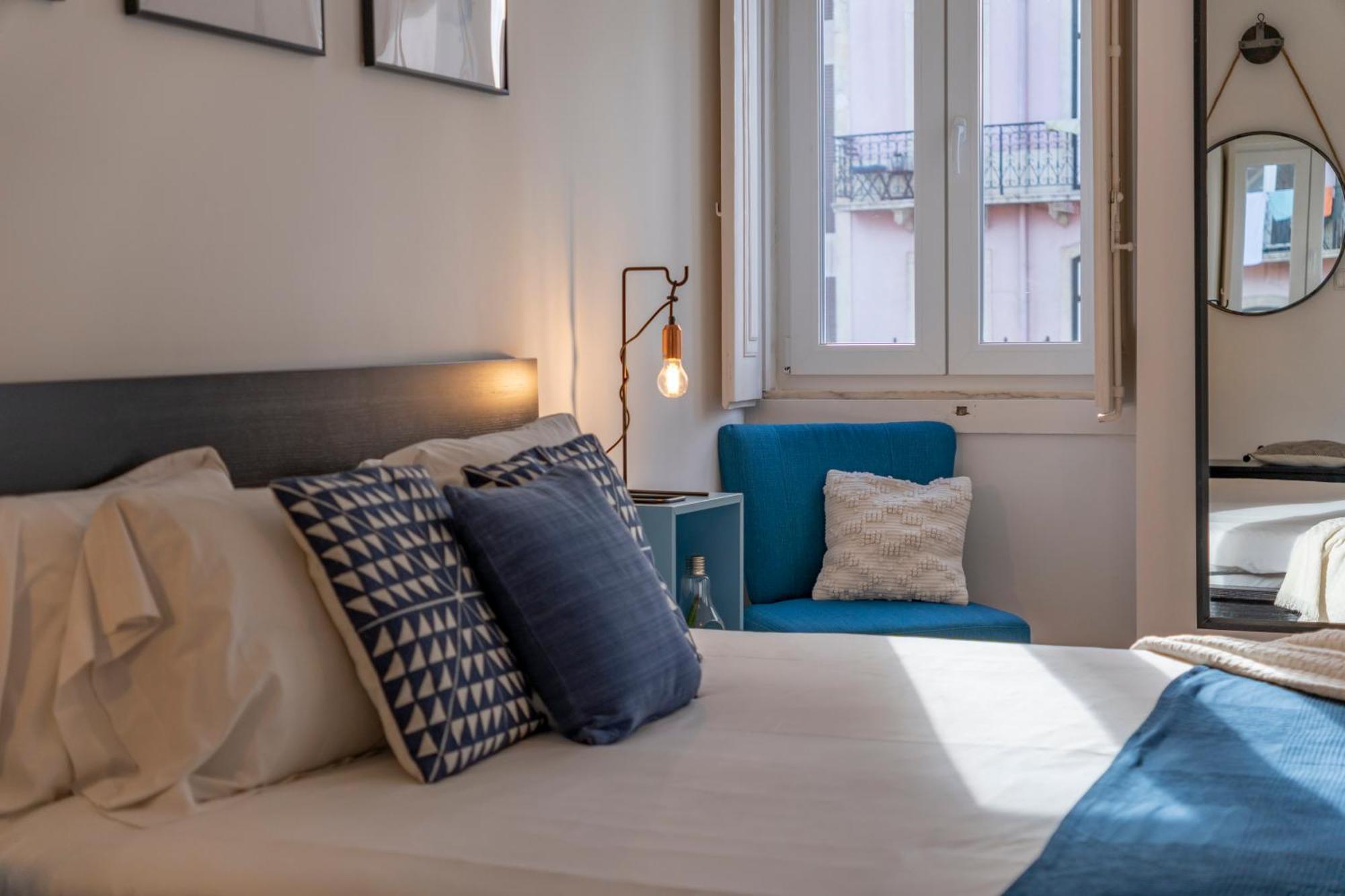 Superb Apartments Overlooking Graca In Лиссабон Номер фото